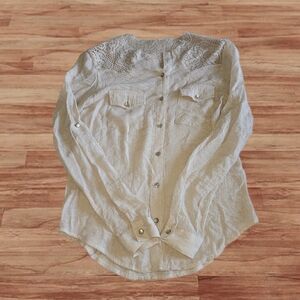 Size S/M Cream Lace Neck Long Sleeve Button Up Blouse